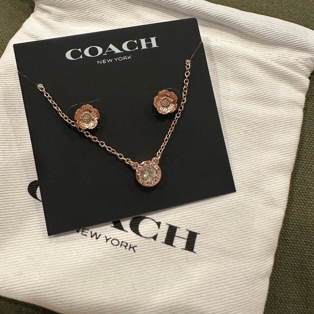 NWT: COACH - Open Circle Necklace with Tea Rose Studs Set - Rose Gold